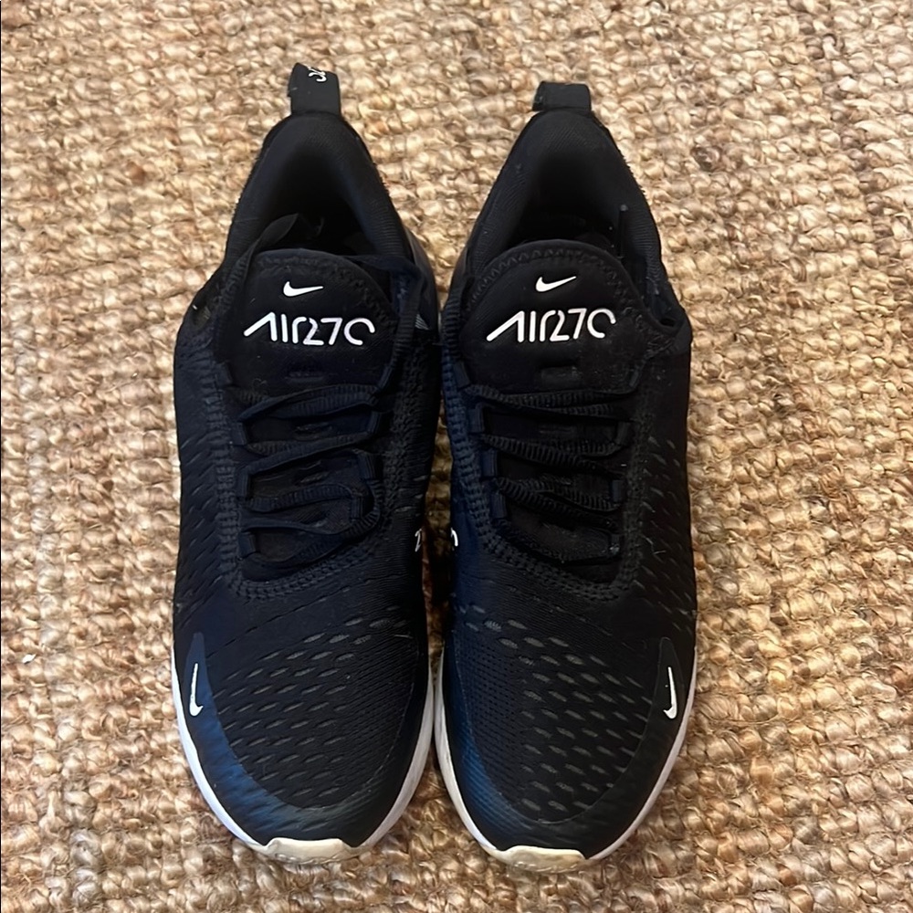 Nike Air Max 270 Women’s Sneakers